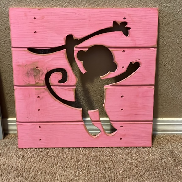 Hippo, giraffe, and monkey shiplap wall signs - Picture 4 of 5